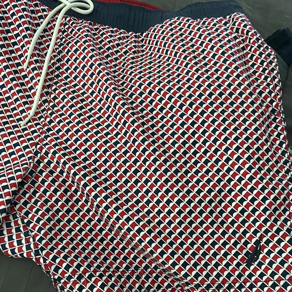 Nautica Red White Navy Geometric Swim Shorts men’s XL
